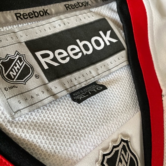 *SOLD* CHICAGO BLACKHAWKS THROWBACK REEBOK JERSEY - Picture 3 of 10